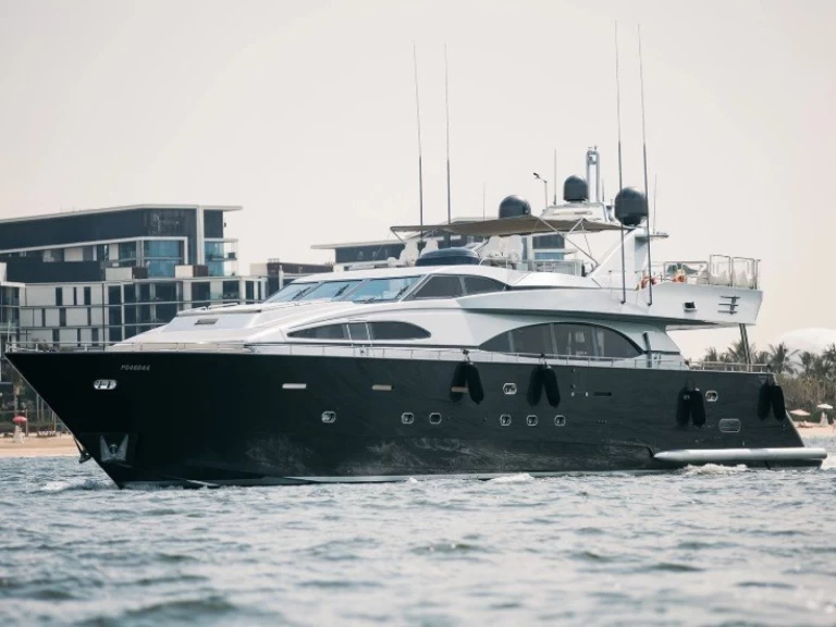 Rent a Azimut Azimut 100  Dubai Marina