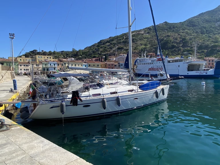 Boat rental Bavaria Bavaria 42 Cruiser in San Lorenzo al Mare on Samboat