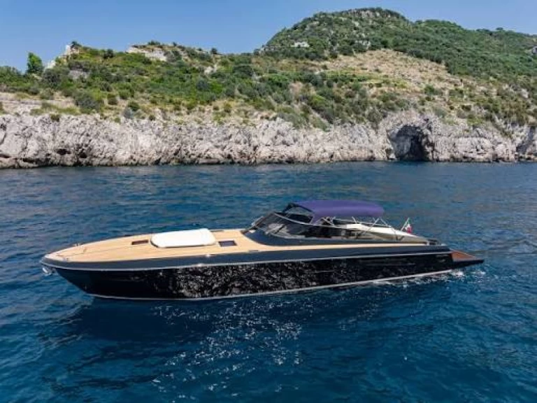 Motorboat for rent Tourlos at the best price