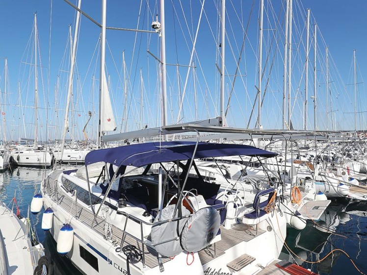 Bareboat Rental Sailboat Bavaria with a boat licence