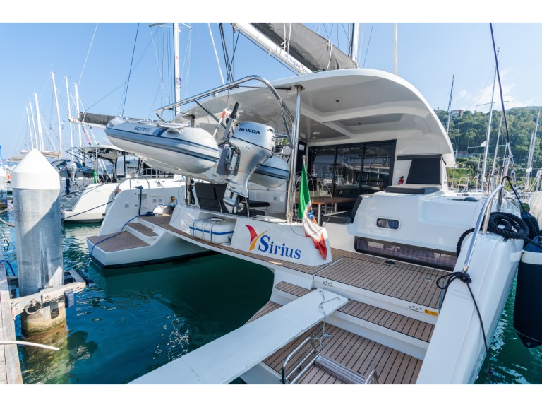 Catamaran rental in Castellammare del Golfo - Lagoon Lagoon 42