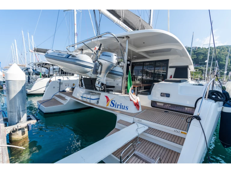 Catamaran rental in Castellammare del Golfo - Lagoon Lagoon 42