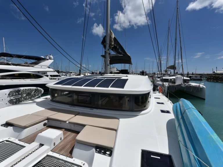 Catamaran rental in Airlie Beach - Lagoon Lagoon 50