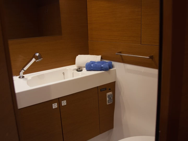 Jeanneau Sun Odyssey 519 in Zakynthos (Island) on SamBoat