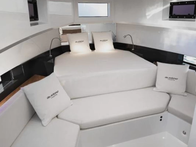 Motorboat rental in Seget Donji - De Antonio DE ANTONIO D36