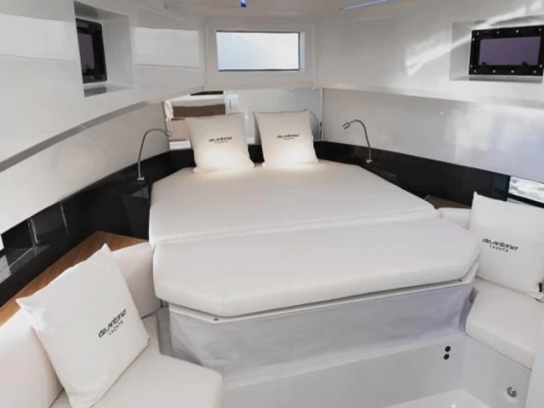 Motorboat rental with or without captain De Antonio Seget Donji