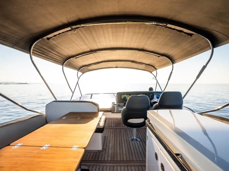 Motorboat for rent Seget Donji at the best price