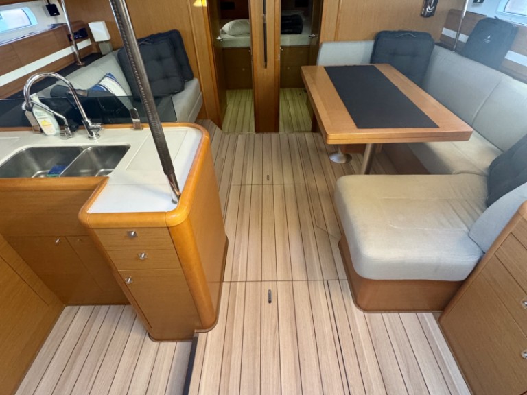 Sailboat rental with or without captain Jeanneau Dubrovnik