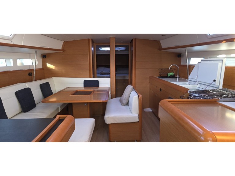 Bareboat Rental Sailboat Jeanneau with a boat licence