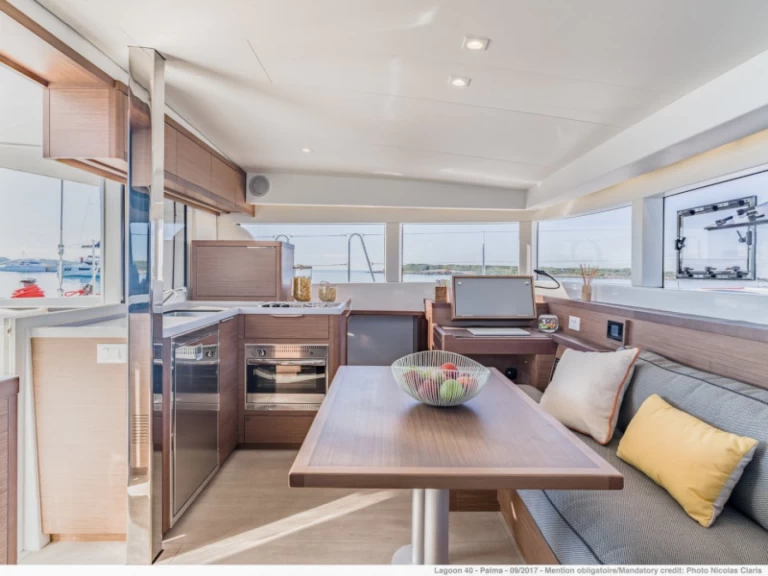 Lagoon Lagoon 40 in Castellammare del Golfo on SamBoat