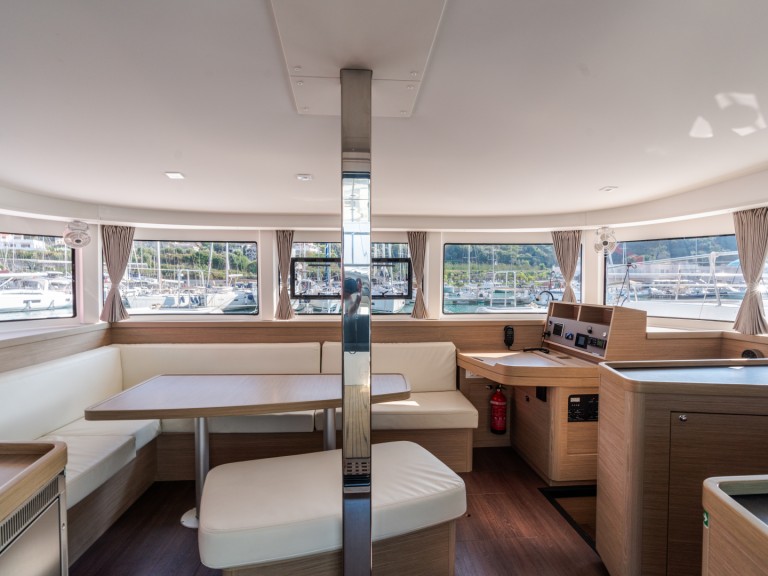 Yacht charter Castellammare del Golfo cheap Lagoon 42