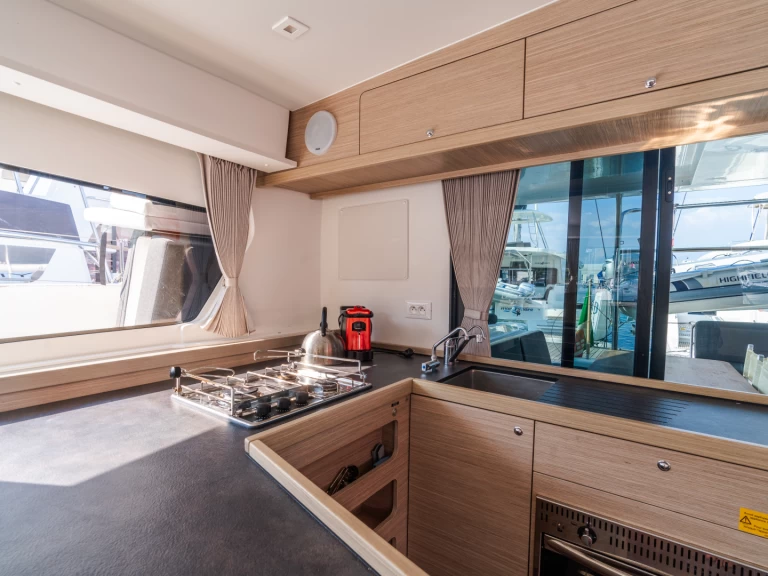 Catamaran rental in Castellammare del Golfo - Lagoon Lagoon 42