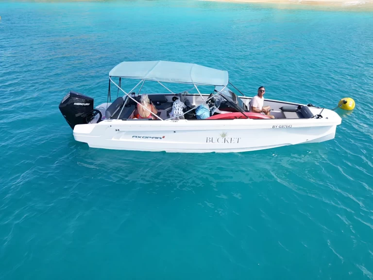 Motorboat rental with or without captain Axopar Gustavia