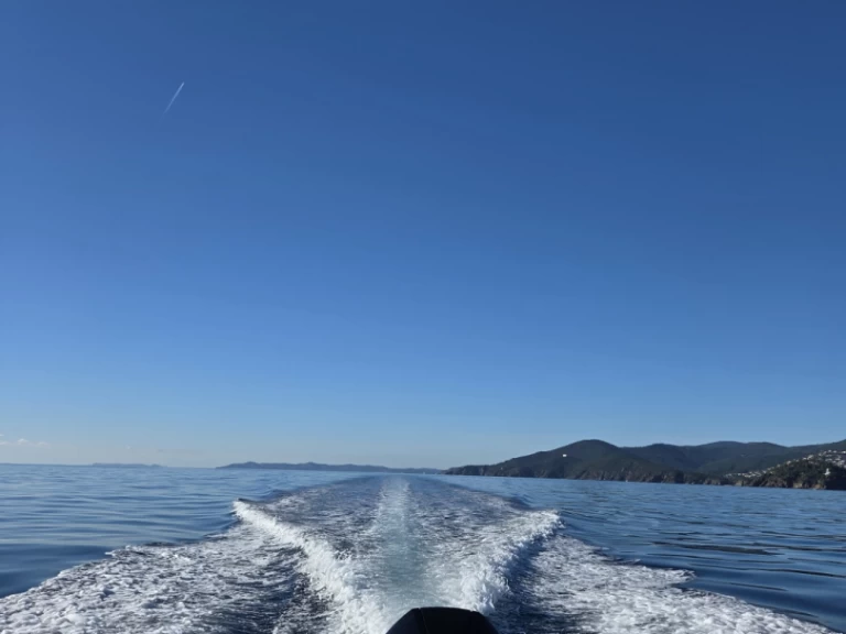 Rent a Sea Water Sea Water Phantom 280 Port de Cavalaire-sur-Mer