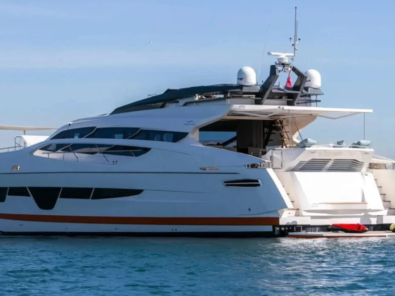 Luxury Yacht rental with or without captain Numarine Dubai Marina