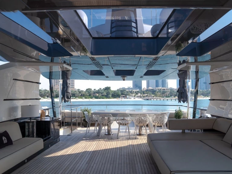 Boat rental Peri Yachts 123 in Dubai Marina on Samboat