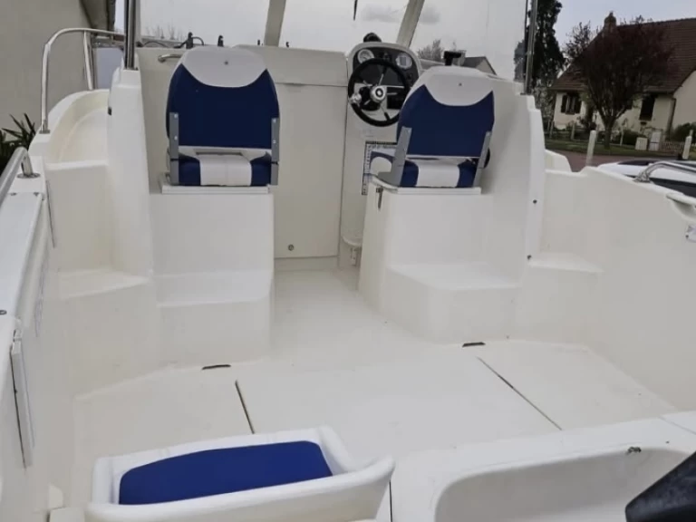 Boat rental Jeanneau Merry Fisher 580 HB in France on Samboat