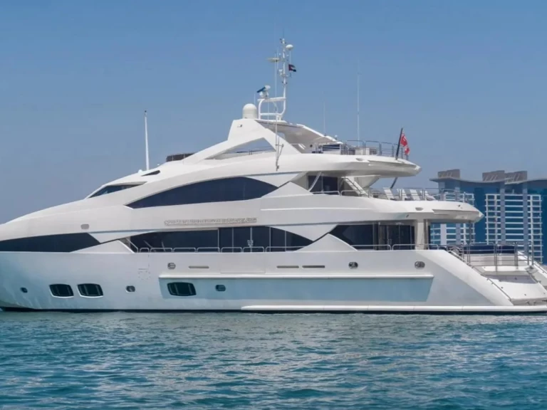 Yacht charter Dubai Marina cheap 131