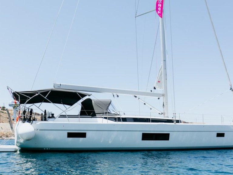 Sailboat for rent Alimos at the best price