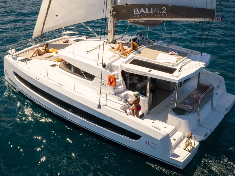 Bali Bali 4.2 charter bareboat or captained in  Saint-Mandrier-sur-Mer