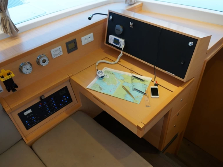 Catamaran rental in Gouvia - Lagoon Lagoon 400 S2[G]