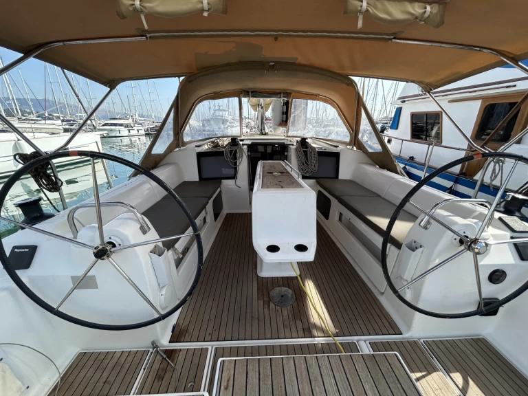 Boat rental Dufour Dufour 412 Grand large[G] in Gouvia on Samboat