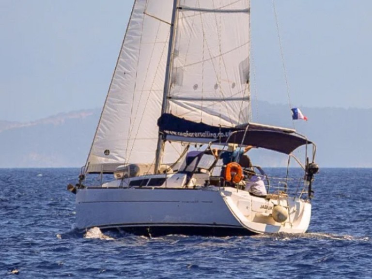 Sailboat rental in Agía Effimía - Jeanneau Sun Odyssey 33i