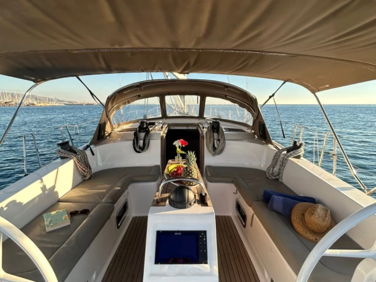 Rent a Bavaria Bavaria Cruiser 46 Style[G] Alimos
