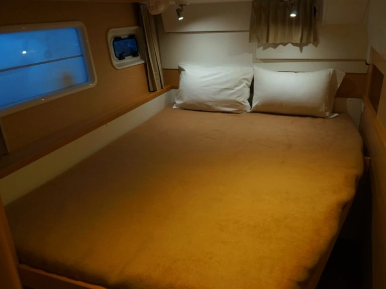 Lagoon Lagoon 400 S2[G] in Gouvia on SamBoat