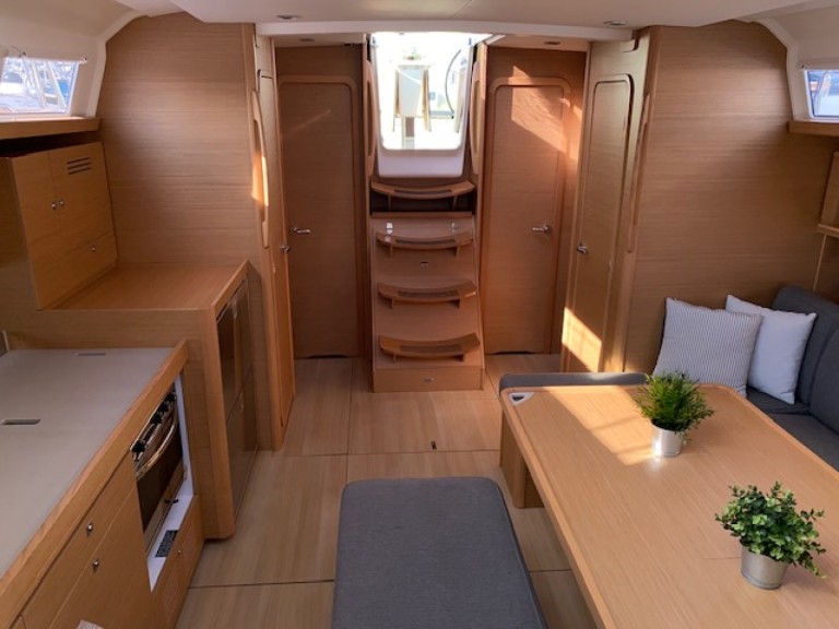 Sailboat for rent Gouvia at the best price