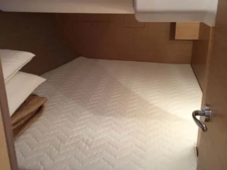 Boat rental Dufour Dufour 412 Grand large[G] in Gouvia on Samboat