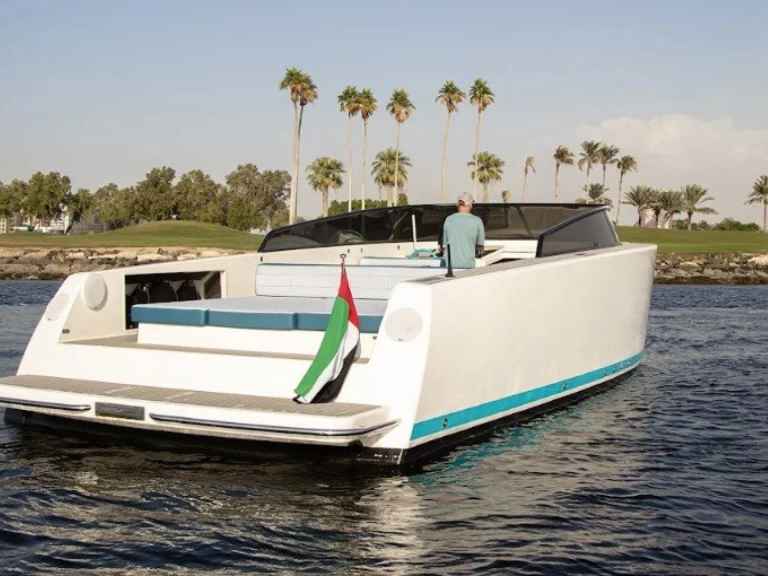 Bareboat Rental Luxury Yacht VanDutch with a boat licence