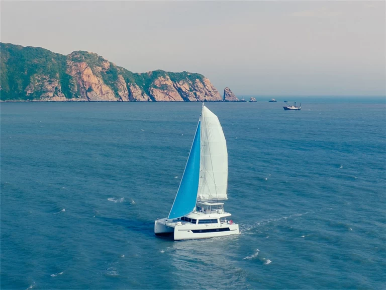 Catamaran rental in Marsh Harbour - HeySea Seaview 50