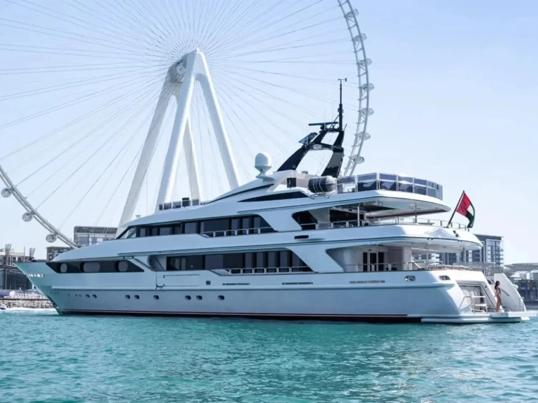 Boat rental Benetti 164 in Dubai Marina on Samboat