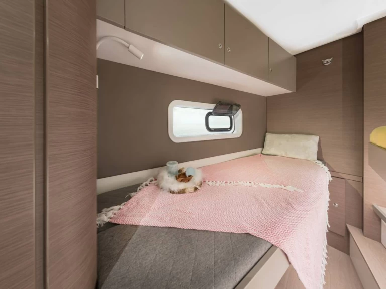 Yacht charter Lávrio cheap Bali Catspace Voile