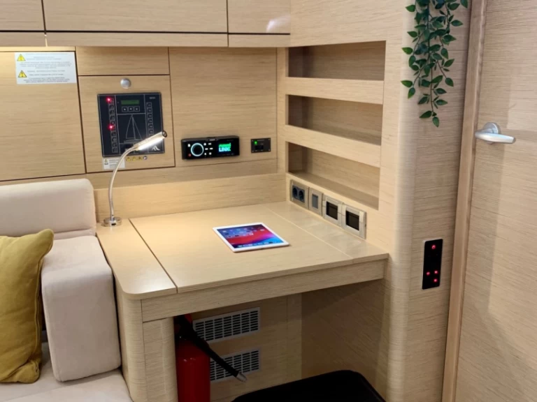 Bareboat Rental Sailboat Hanse with a boat licence