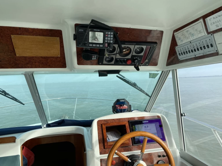 Boat rental Jeanneau Merry fisher750CR in La Rochelle on Samboat