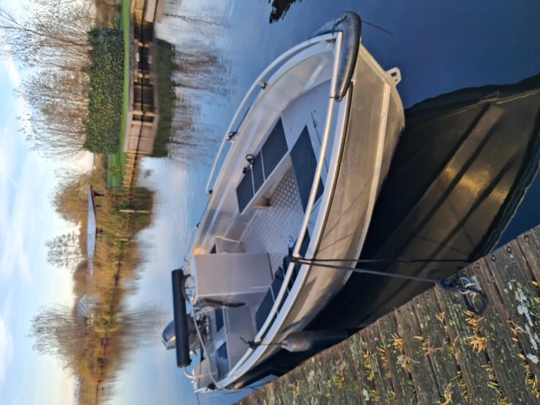 Motorboat rental in Vinkeveen - qwest R450