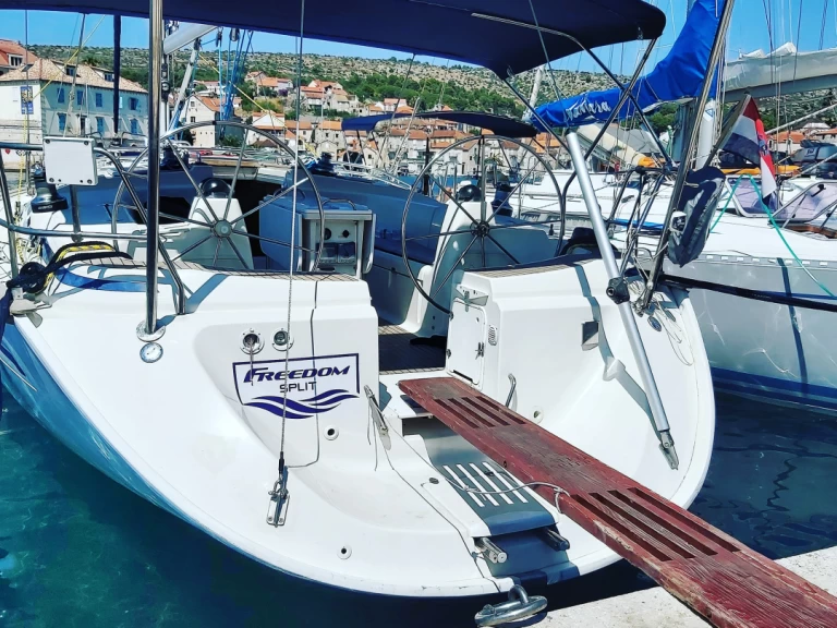 Rent a Bavaria Bavaria 44 Split