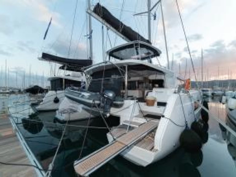Catamaran rental in Lefkáda - Lagoon Lagoon 46