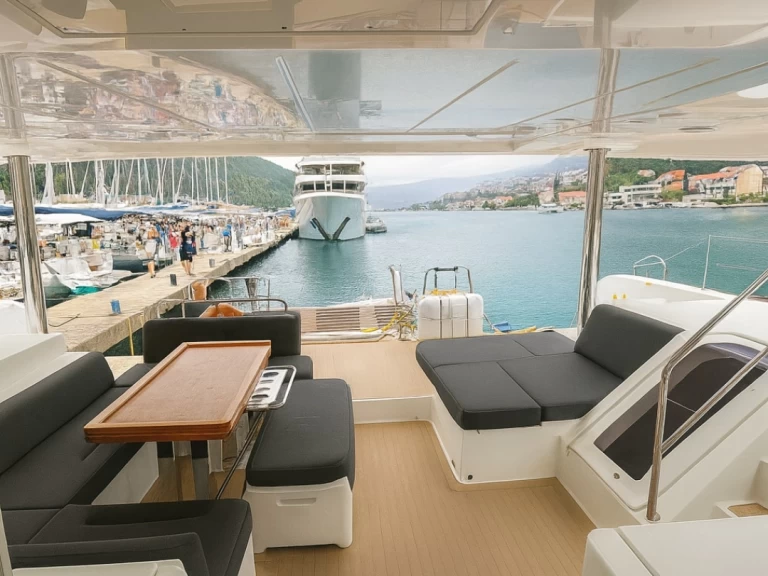 Yacht charter Skiathos cheap Lagoon 52[G]