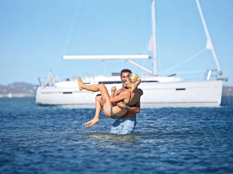 Sailboat rental in Sukošan - Bavaria Cruiser 37