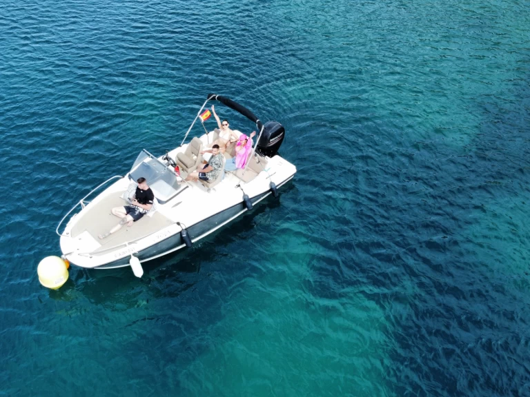 Quicksilver Activ 605 Sundeck in Calp / Calpe on SamBoat