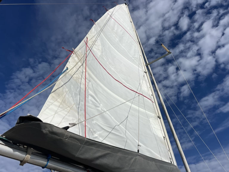 Jeanneau Sangria in France on SamBoat