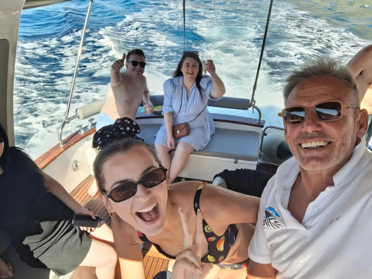 Motorboat rental with or without captain Tirrenia Sorrento