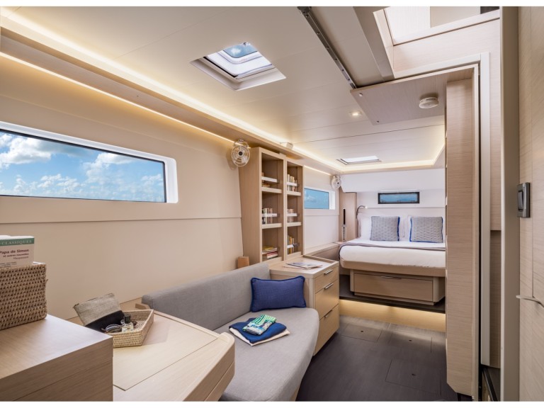 Yacht charter Castellammare del Golfo cheap Lagoon 46