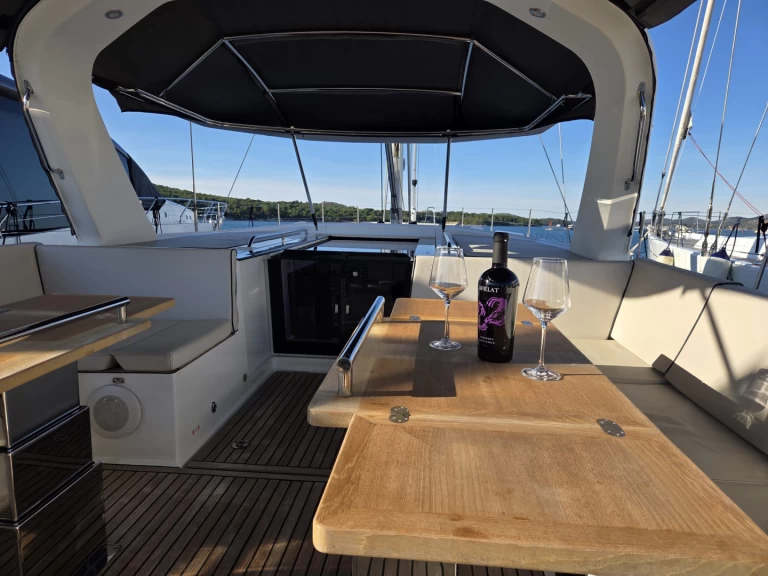 Sailboat rental with or without captain Bénéteau Kaštela