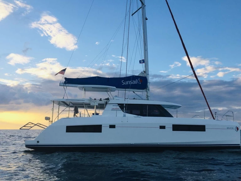 Yacht charter Belize City cheap Nice Aft Too