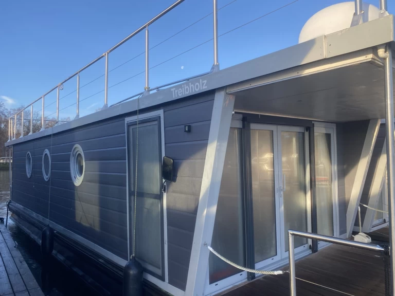 Yacht charter Waren (Müritz) cheap Woma D13 - Standard