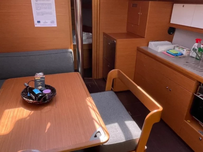 Dufour Dufour 430 Grand Large in Athens on SamBoat